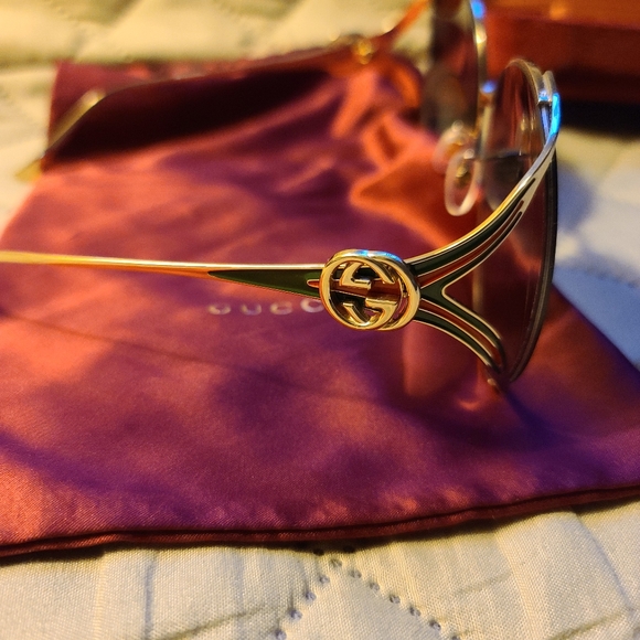 Gucci Black Oversized Sunglasses - Picture 6 of 11